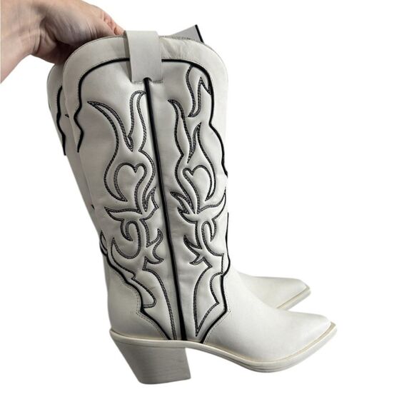 NEW $498 Reformation Olive Western Boot in black and white ivory - Picture 7 of 10